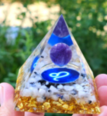 Twelve Zodiac Crystal Ball Stone Pyramid Resin Ornament