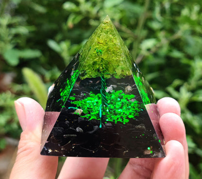 Crystal Ball Stone Pyramid Resin Home Decor Ornament