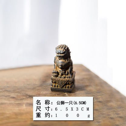 Mini Chinese-Style Rust-Iron Stone Lion Creative Desktop Ornament for Office Decor