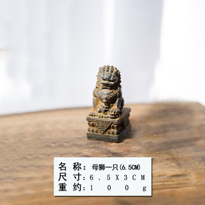 Mini Chinese-Style Rust-Iron Stone Lion Creative Desktop Ornament for Office Decor