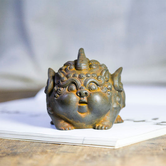 Adorable Pi Xiu figurine in a creative Chinese style, handmade as a desktop ornament