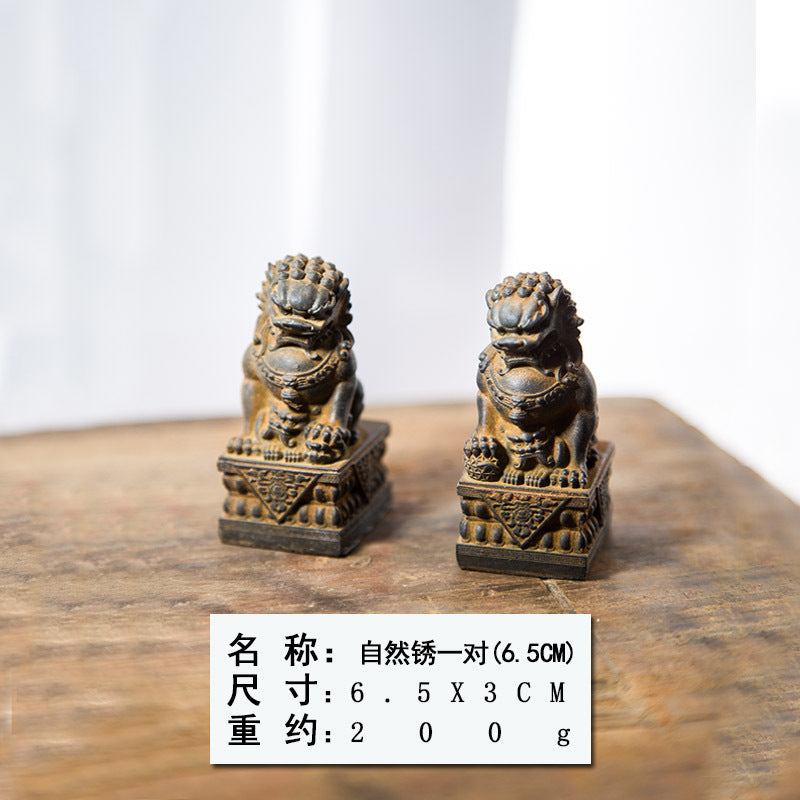 Mini Chinese-Style Rust-Iron Stone Lion Creative Desktop Ornament for Office Decor