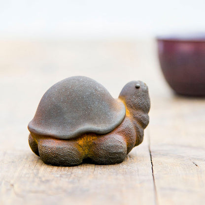 New Chinese-Style Creative Adorable Mini Turtle Ornament: Personalized Decor for Study, Tea Pet, Handcrafted Cast Iron-Style Home Decoration