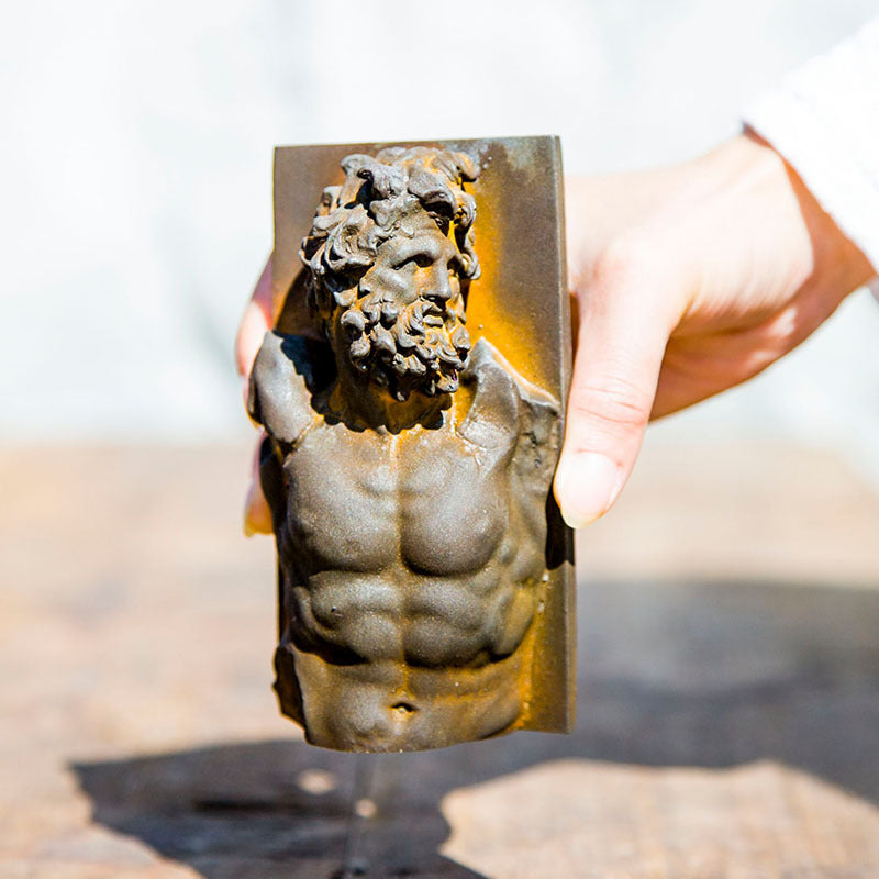 Innovative Modern Minimalist Laocoön Bust Sculpture in Europe Cast Iron Figurine Decorative Art Craft Ornament for Home Desktop