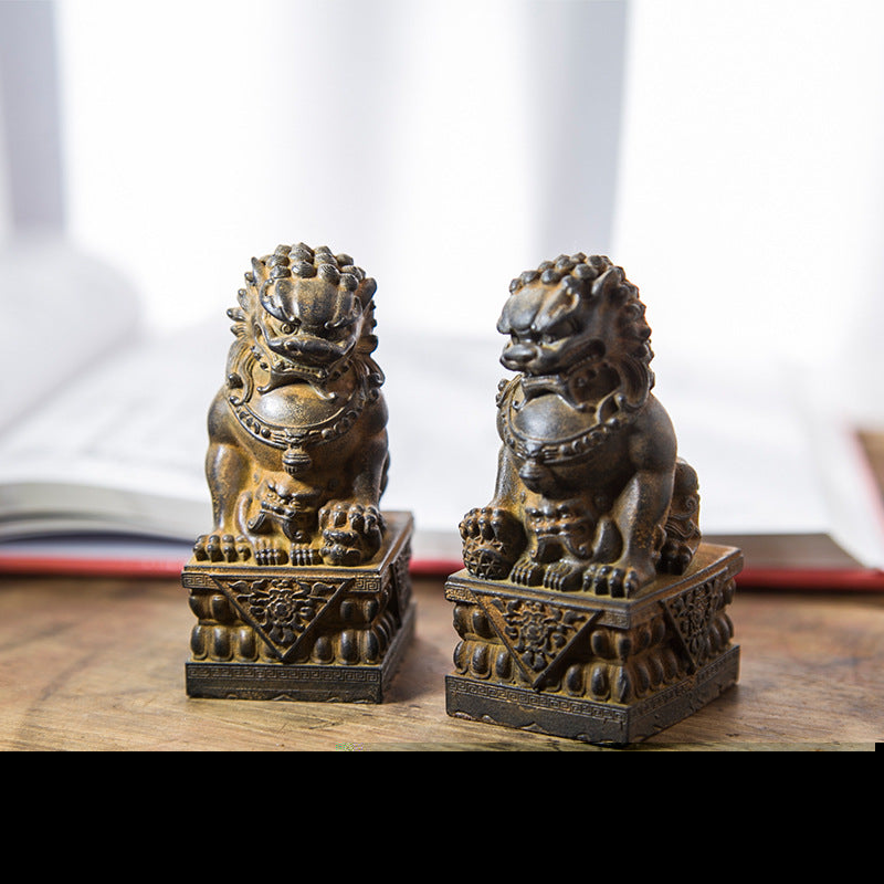 Mini Chinese-Style Rust-Iron Stone Lion Creative Desktop Ornament for Office Decor