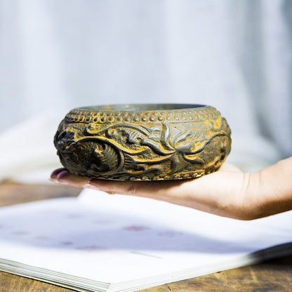 Chinese-Style New Oriental Lotus Vine Ashtray Made of Cast Iron