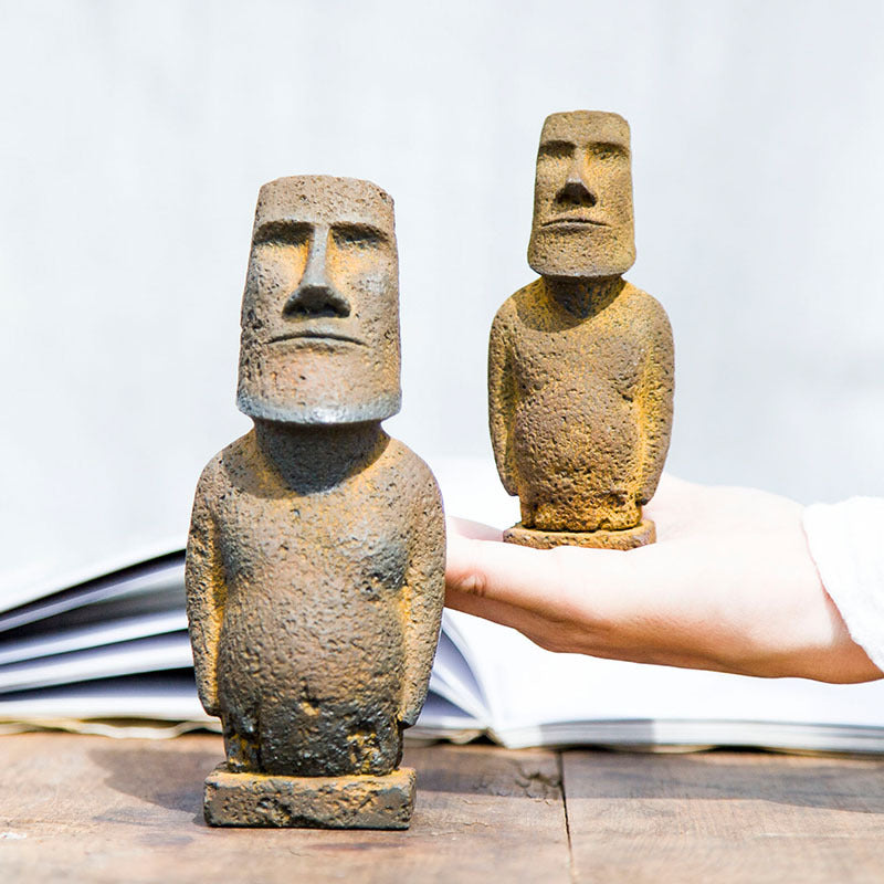 Nordic Style Creative Easter Island Moai Statue Craft Ornament, Handcrafted Decoration for Study Room, Tea Pet, and Cast-Iron Home Decor Display