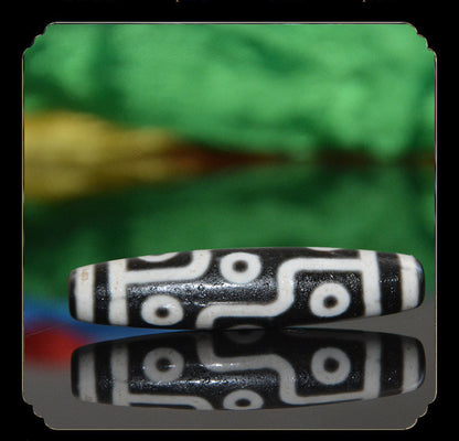 Nine-Eyed Tibetan Agate Chalcedony Dzi Bead Collarbone Pendant Necklace