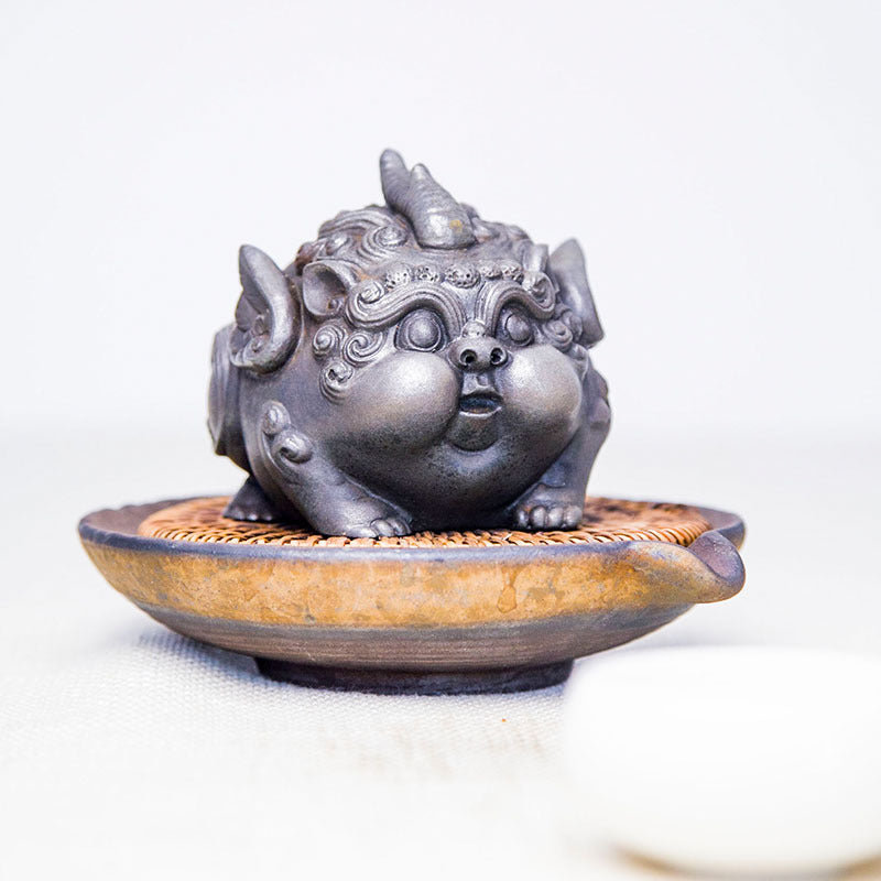 Adorable Pi Xiu figurine in a creative Chinese style, handmade as a desktop ornament