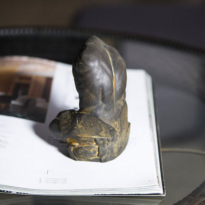 Modern Minimalist European-Style Art Sculpture: Torso Figurine for Office, Wine Cabinet, or Entryway Desktop Decor