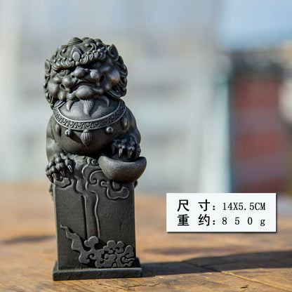 Wealth-Attracting Divine Beast Resin Craft Decoration: Chinese Ingenious Cast-Iron Lion Desktop Ornament